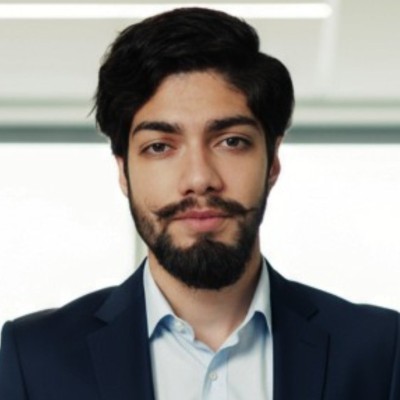 Suvyaktha Mohan, Operations & Product at Layr
